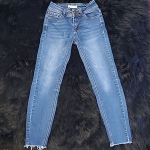 2/$15🦋 💙Encore jeans👖